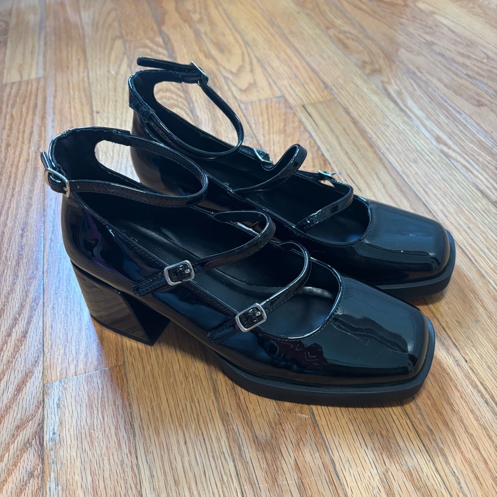 SODA Mary Jane Heels